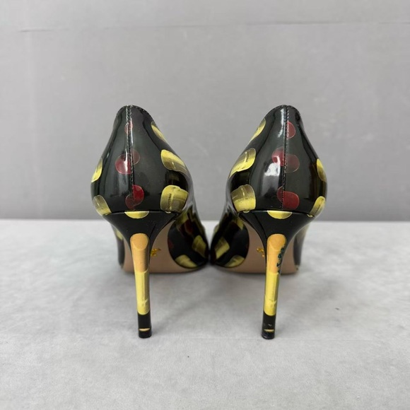 🚩steal authentic Prada Women's Black and Gold Heels - Picture 4 of 6